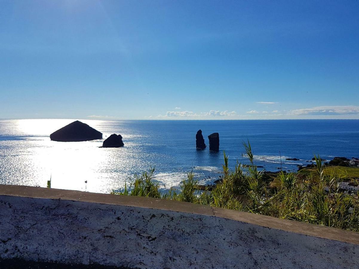 Join Our Relaxed House Near The Beach - Mosteiros Exterior foto